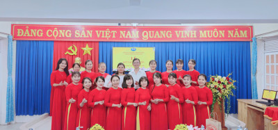 CHI BỘ TRƯỜNG MẦM NON HÒA PHÚ TỔ CHỨC HỘI NGHỊ KIỂM ĐIỂM TẬP THỂ CHI ỦY, CHI BỘ VÀ ĐẢNG VIÊN NĂM 2025