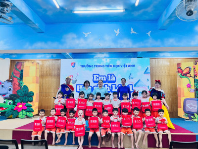 "Học Sinh Lớp 1" tương tai Trường MN Hòa Phú khám phá Trường Tiểu Học Việt Anh