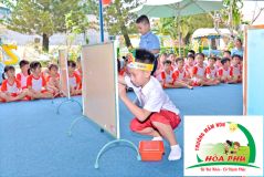 Bé chuẩn bị vào lớp 1