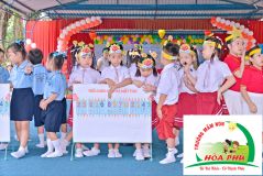Bé chuẩn bị vào lớp 1