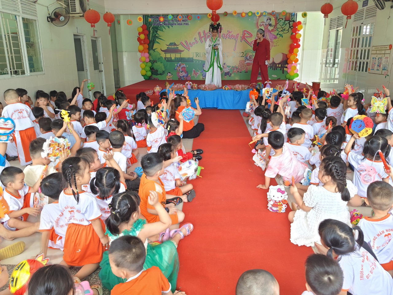 CÁC BÉ TRƯỜNG MN HÒA PHÚ VUI HỘI TRĂNG RẰM 2022