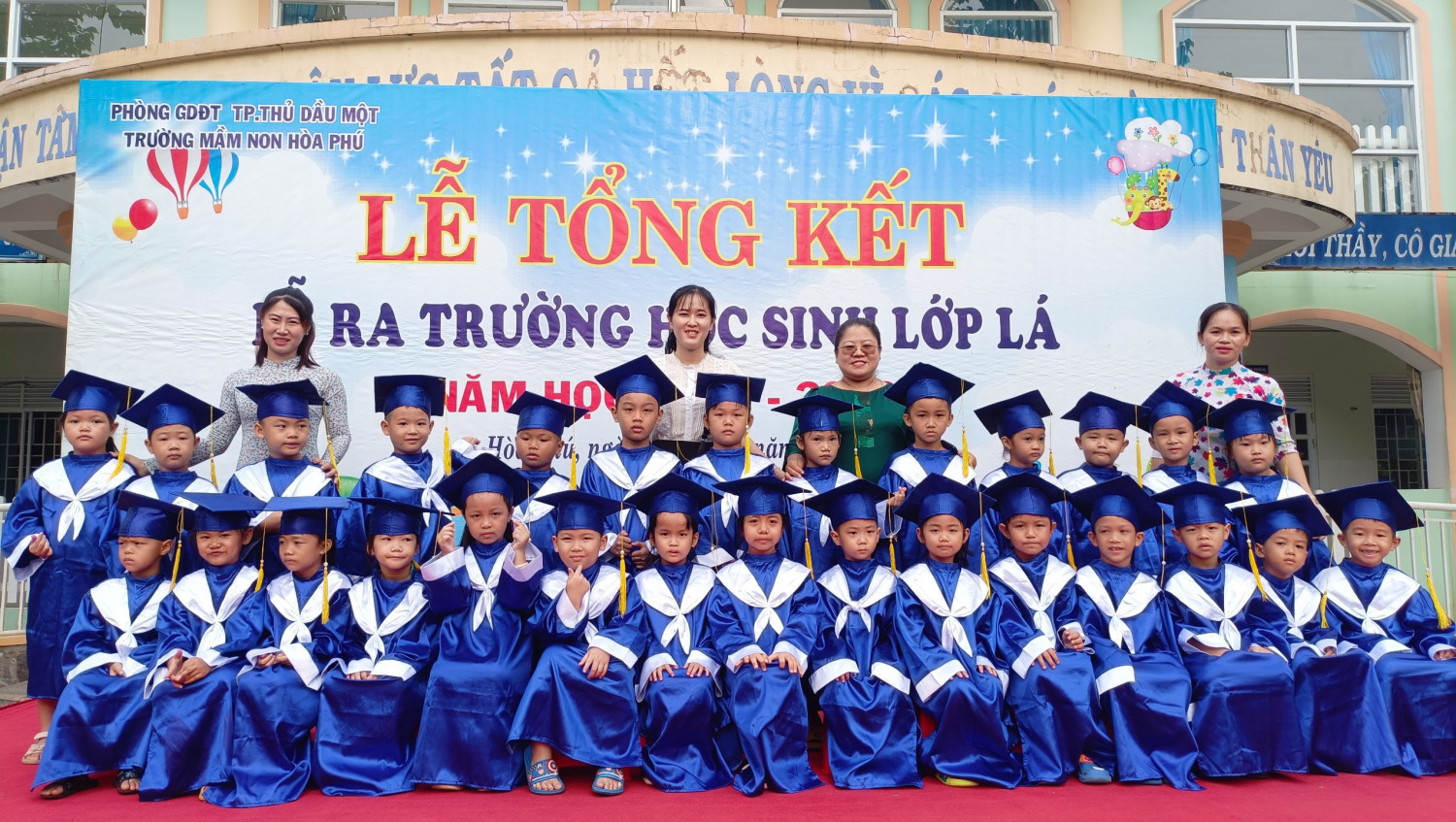 LỄ RA TRƯỜNG CHO CÁC BÉ LỚP LÁ