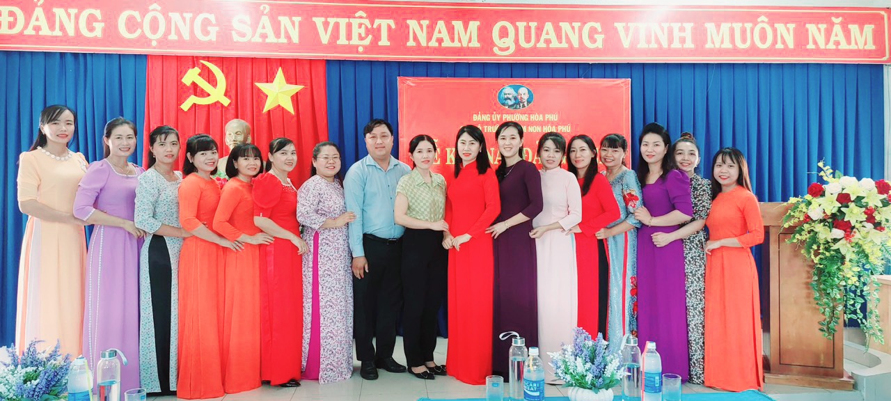LỄ KẾT NẠP ĐẢNG VIÊN MỚI