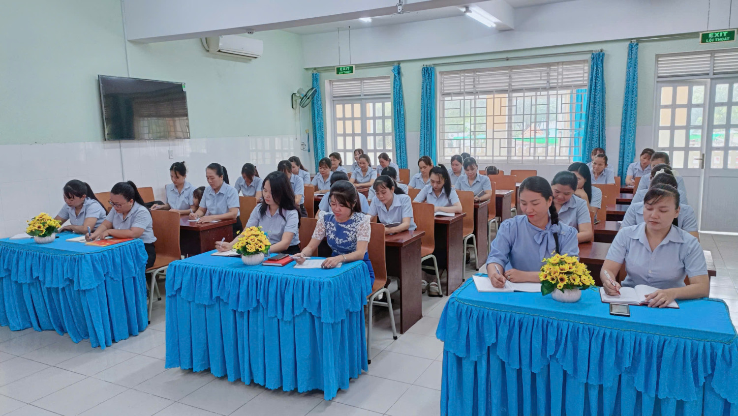 TẬP HUẤN CHUYÊN MÔN HÈ 2025 CỦA TRƯỜNG MẦM NON HÒA PHÚ NĂM HỌC 2025-2026