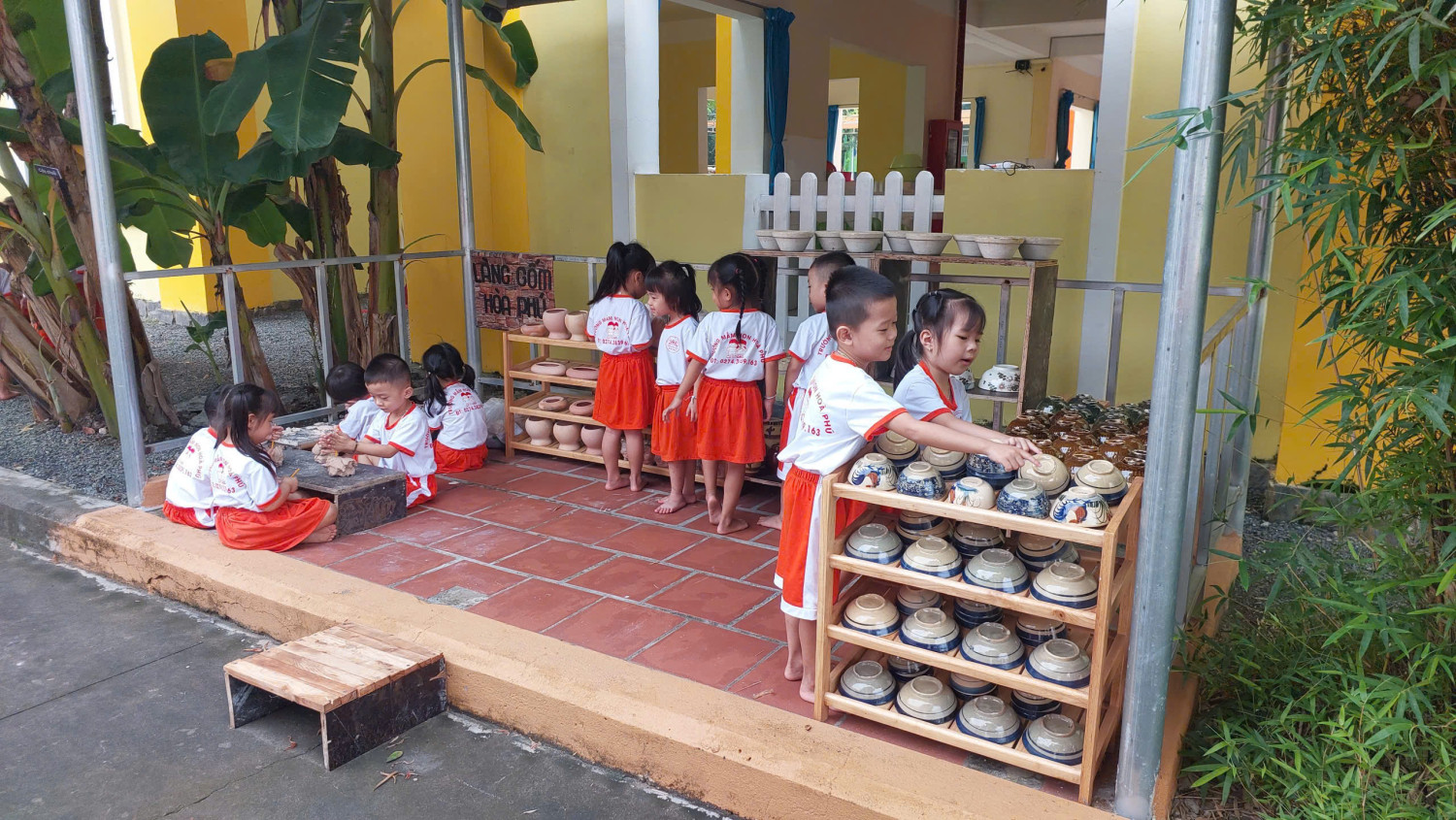 THAM QUAN TRẢI NGHIỆM KHU LÀNG NGHỀ GỐM TRUYỀN THỐNG TRƯỜNG MẦM NON HOÀ PHÚ