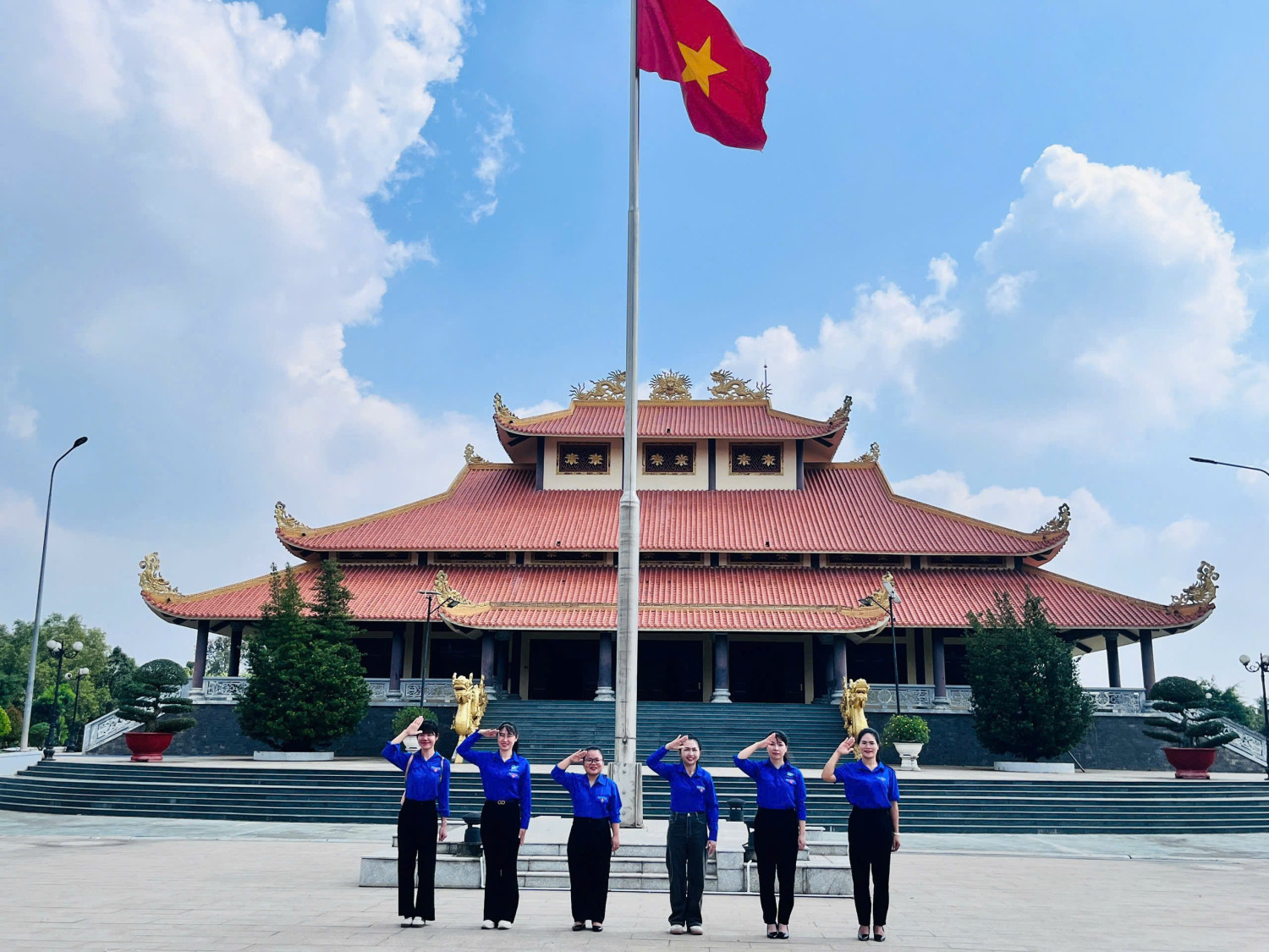 CHI ĐOÀN TRƯỜNG MẦM NON HÒA PHÚ THAM QUAN KHU DI TÍCH CHIẾN KHU VĨNH LỢI NHÂN NGÀY 22/12