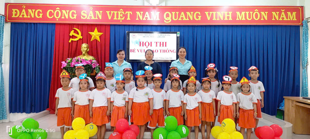 RỘN RÀNG HỘI THI “BÉ VUI GIAO THÔNG” TẠI TRƯỜNG MẦM NON HÒA PHÚ