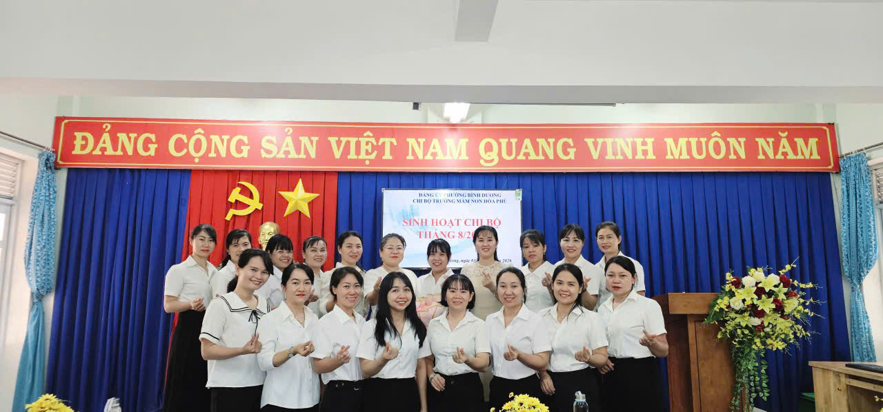 HỌP MẶT CHIA TAY CÔ VÕ THỊ NGỌC HUYỀN THUYÊN CHUYỂN CÔNG TÁC