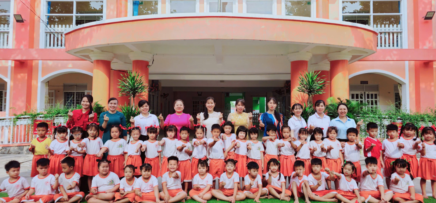 RỘN RÀNG HỘI THI “BÉ CHUẨN BỊ VÀO LỚP 1” TẠI TRƯỜNG MẦM NON HÒA PHÚ